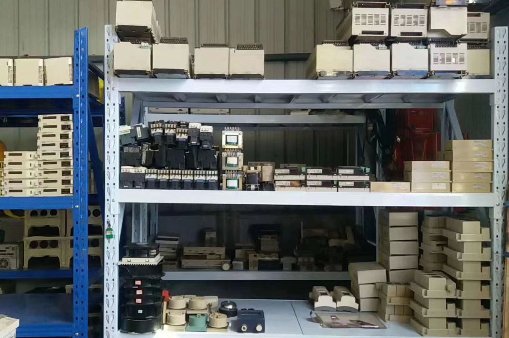溴化鋰溶液及設備配件